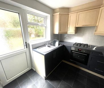 2 bedroom detached bungalow to rent - Photo 4