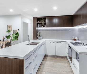 BREAK LEASE – FULLY FURNISHED 2 BEDROOM APARTMENT IN SOUTH BRISBANE - Photo 5