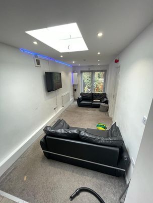 Terry Road Room 4 - Photo 1