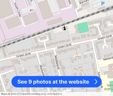 Green Drift, Royston, - Photo 1