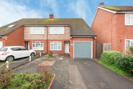 4 bedroom Semi-detached house to rent - Photo 2