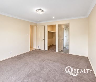 🏡Lovely Family Home In A Prime Location - Photo 4
