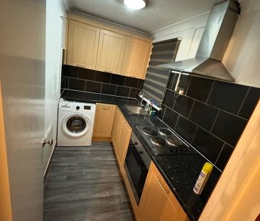 Studio Flat, Marsh Close, LE4 - Photo 2