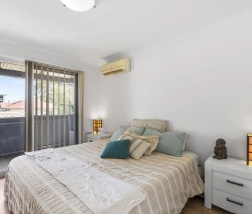 Contemporary Tri Level Townhouse in a Premium Locale - Photo 3