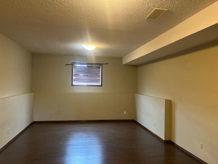 Full House in the lovely suburb of Inglewood - Photo 2