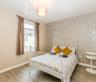 4 bedroom house to rent Guildford Road, Guildford, Portsmouth, PO1 - Photo 2