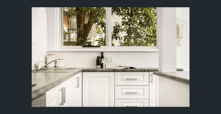 Fabulous North Facing - Photo 4