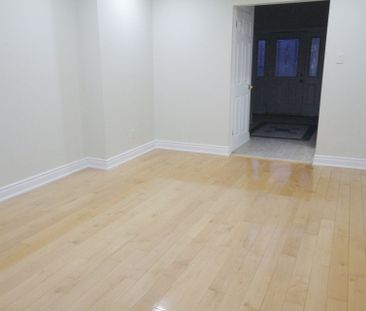 For Lease - 4272 Gayling Gardens, Mississauga, Ontario - Photo 3