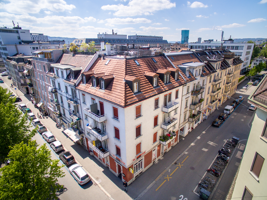 Helle 2 - Zimmerwohnung mit Balkon, wenige Fussminuten vom HB - Photo 1