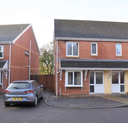 3 bedroom semi-detached house to rent - Photo 1