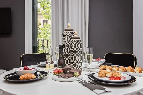 Carrer de Sants, Barcelona, Catalonia 08014 - Photo 1