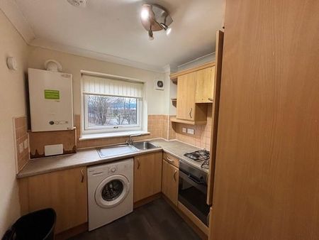 2 bedroom flat to rent - Photo 2