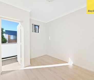 Renovated 2bed in a convenient location - Photo 3