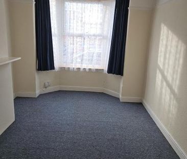 Kingsland Avenue, Coventry, Cv5 8dz - Photo 1