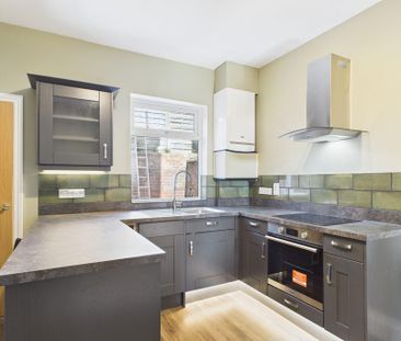 2 bedroom semi-detached house to rent - Photo 4
