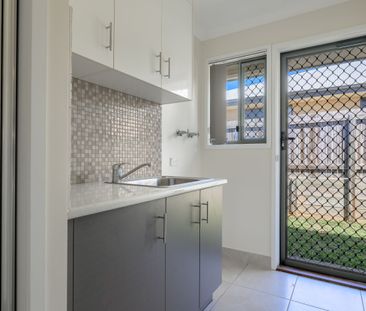 SPACE, COMFORT, AND THAT HOMEY FEEL YOU WILL LOVE AT 21 BOTTLEBRUSH... - Photo 6