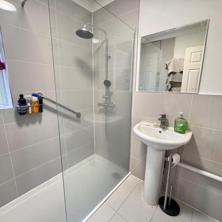 2 bedroom semi-detached house to rent - Photo 1