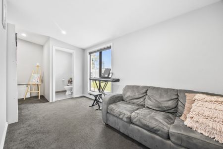 253 Dowling Street, Wendouree - Photo 2