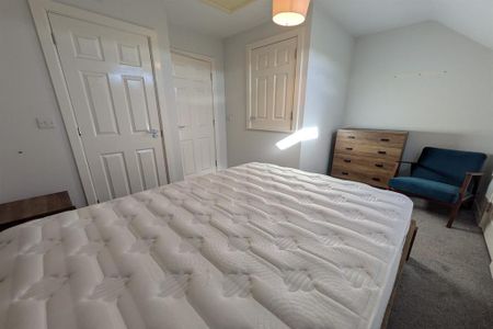 3 bedroom terraced house to rent - Photo 2