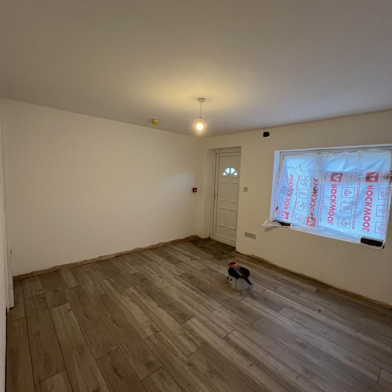 3 bedroom flat to rent - Photo 1