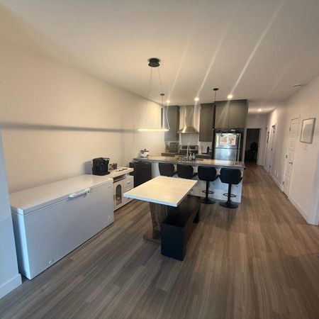 Cession de bail – Grand 6 ½ moderne au rés de chaussée | 1 650 $/mois 4 chambres, 2 stationnements - Photo 4