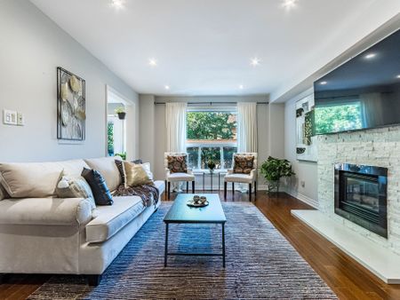 For Lease - 1206 Glenashton Drive, Oakville, Ontario - Photo 2