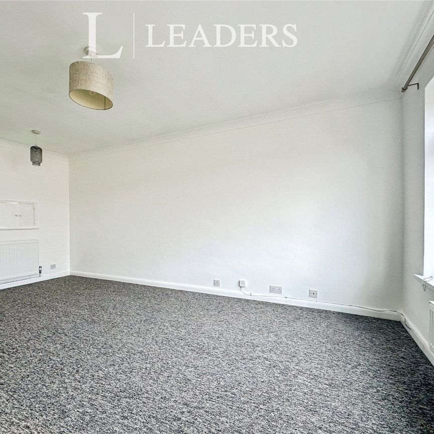 2 bedroom maisonette to rent Battery Close, Gosport, Hampshire, PO12 - Photo 1