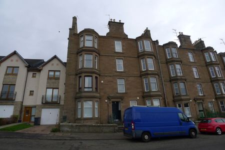 Property to let in St Andrews - Photo 3