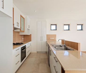 Three Bedroom Penthouse Apartment - Photo 6