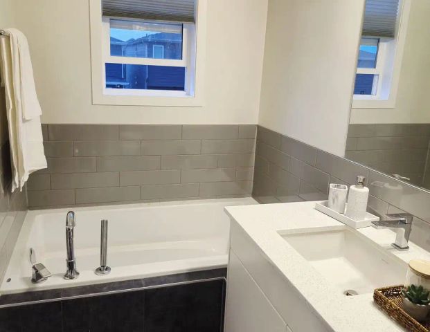 Full House with Basement for Rent furnished w/Utilities covered — 4 Bedrooms House - Photo 1
