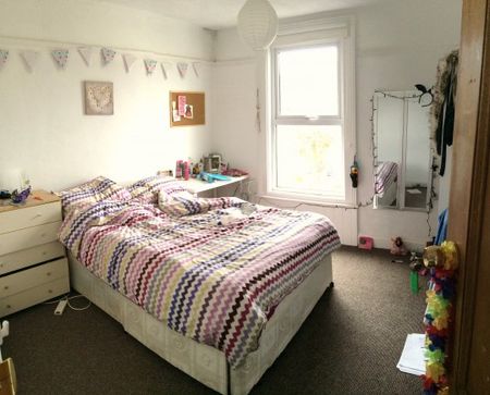 Superb 5 bed property to let. Close to University. Bills included. - Photo 5