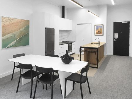 Furnished Bespoke Botanica Complex Apartment - Photo 4