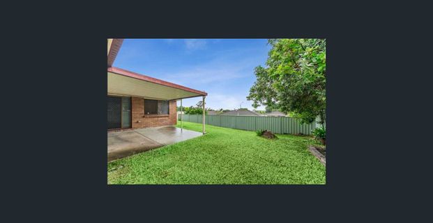 SPACIOUS RENOTA5-BEDROOM HOME IN A PERFECT LOCATION!! - Photo 1