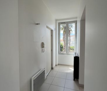 Location Appartement 2 pièces 45m² NIORT 79000 - Photo 2