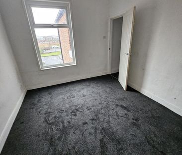 3 Bed Terraced House, Bosworth Street, M11 - Photo 2