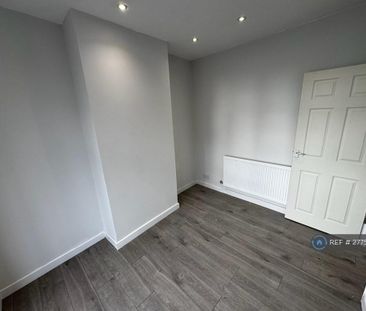 4 bedroom terraced house to rent - Photo 5