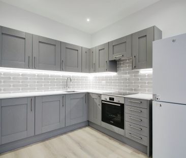 1 bed flat to rent in Station Road, Egham, TW20 - Photo 5