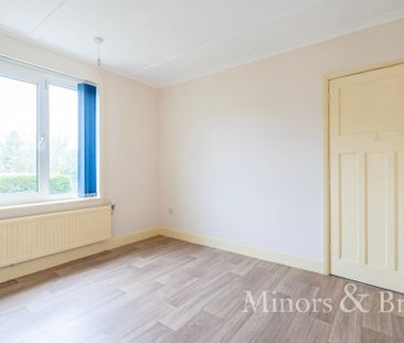 3 bedroom detached bungalow to rent - Photo 3