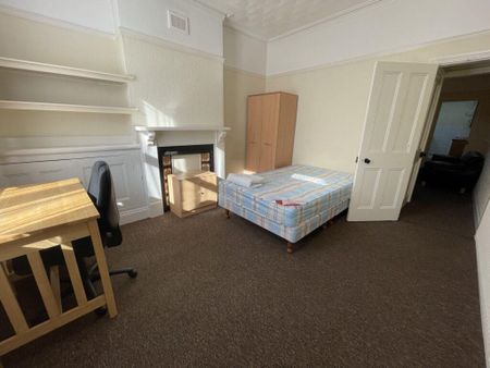 3 bedroom terraced house to rent - Photo 3