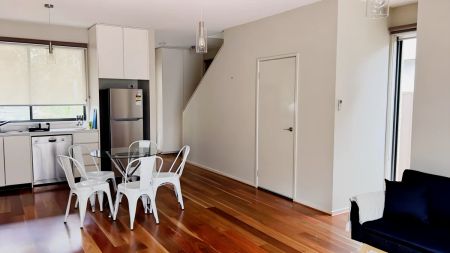 West Footscray, Melbourne - Photo 2