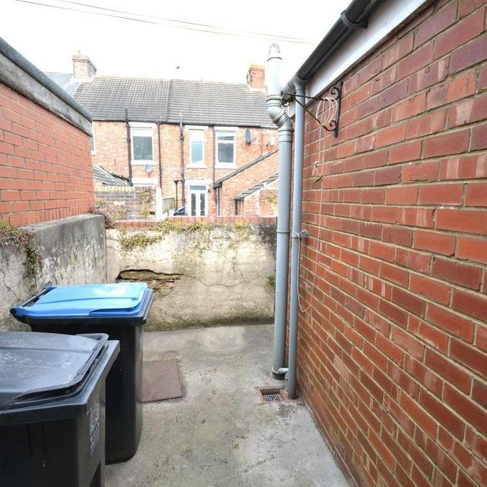 2 bedroom terraced house to rent - Photo 1