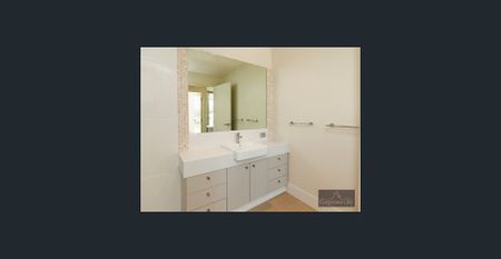 Ideal Location 2 Bedroom Apartment - Photo 5