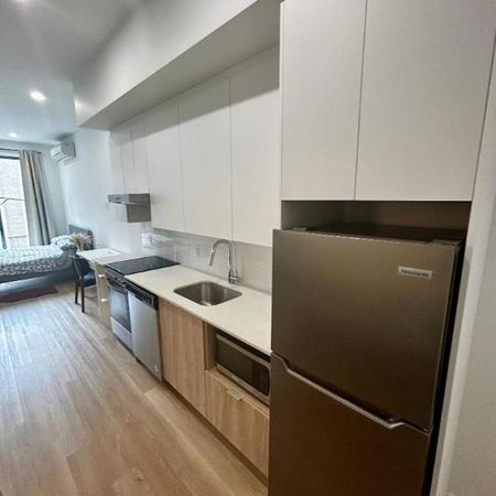 ✨ Loft meublé à louer – Bishop Embassy (Centre-ville de MTL) ✨ - Photo 3