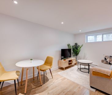 5489 Avenue Coolbrook, #A - Photo 6
