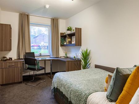1 bedroom in a flat share to rent - Photo 4