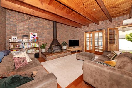 FAMILY HOME WITH CHARM - Photo 4