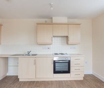 Naylor Road, Ellesmere Port - Photo 6
