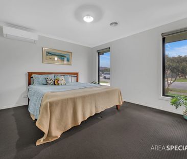 Perfect Family Home in a Quiet & Convenient Location! - Photo 4