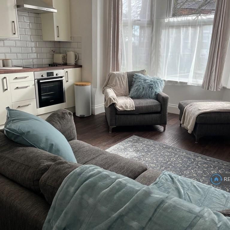 2 bedroom flat to rent - Photo 1