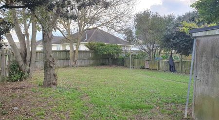 3 Bedroom Apartment - Photo 5